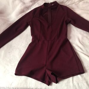 Cute burgundy romper!
